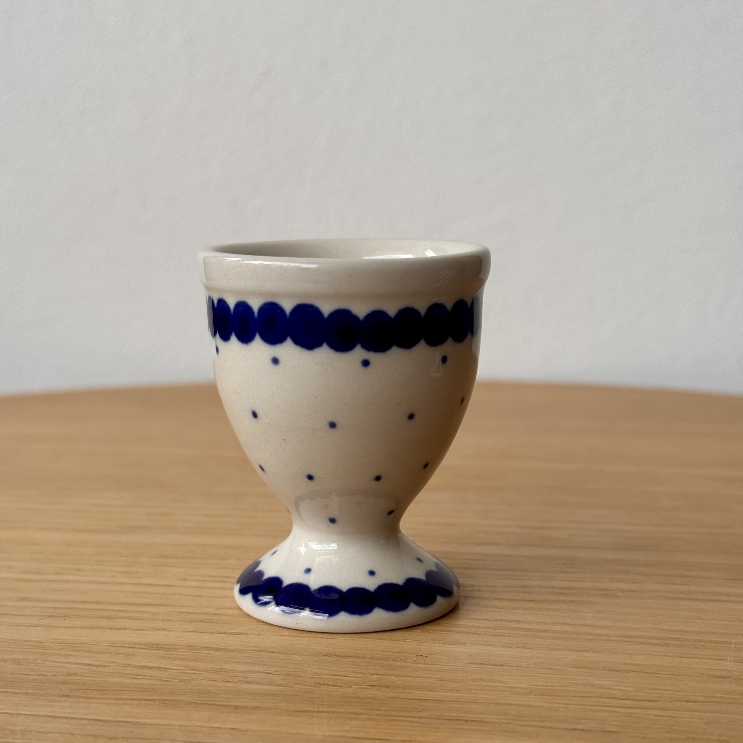 Kieliszek do jajek (106) - wys 6cm - 61A Mini kropka niebieska