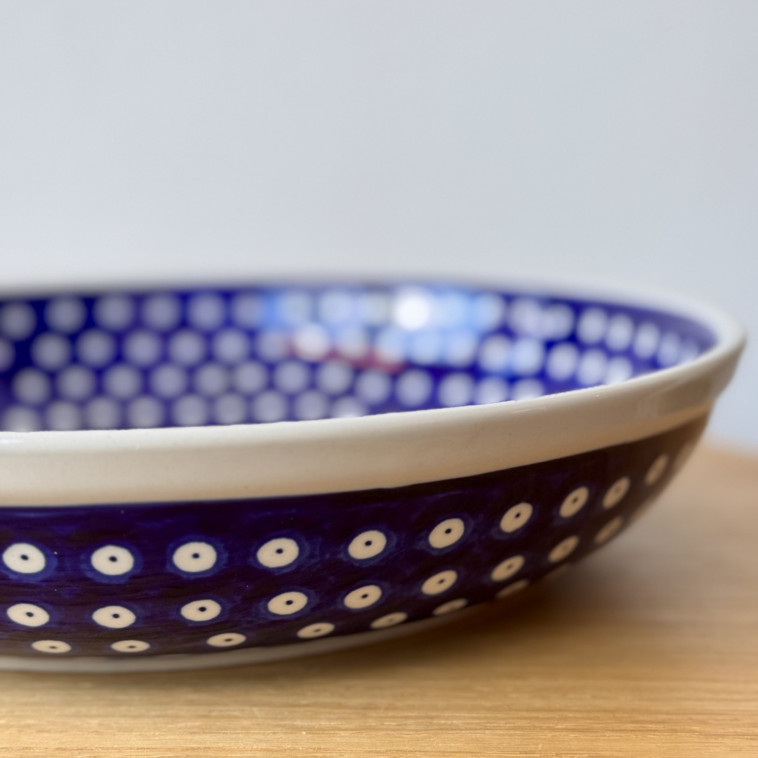 Miska ceramiczna (115) - śr 32,2cm wys 6,5cm - 70A Klasyczne kropki