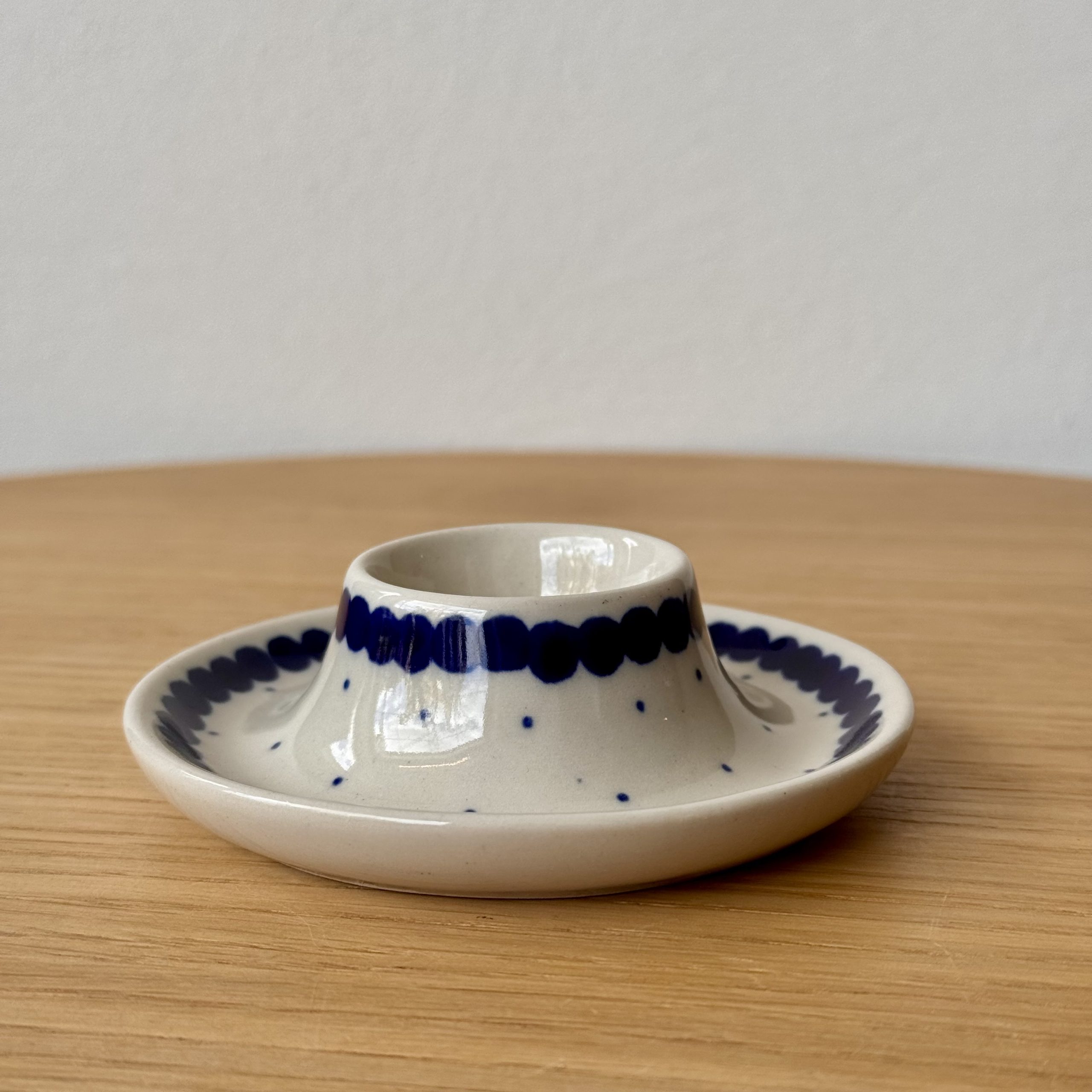 Podstawka na jajko (145) - śr 10 cm wys 3,5 cm - 61A Mini kropka niebieska