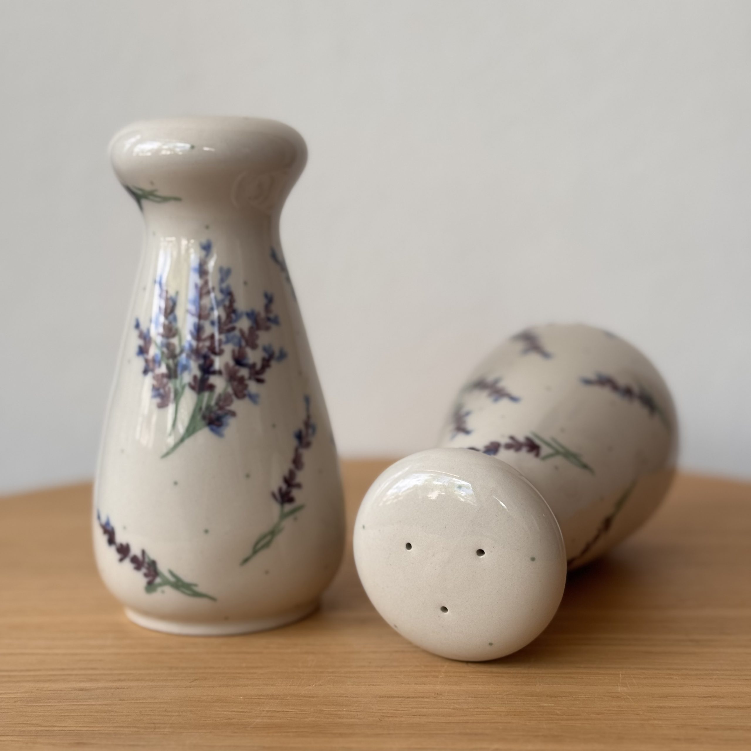 Pojemnik na pieprz (528) - wys 14,5 cm - 3308X Lawenda - obrazek 4