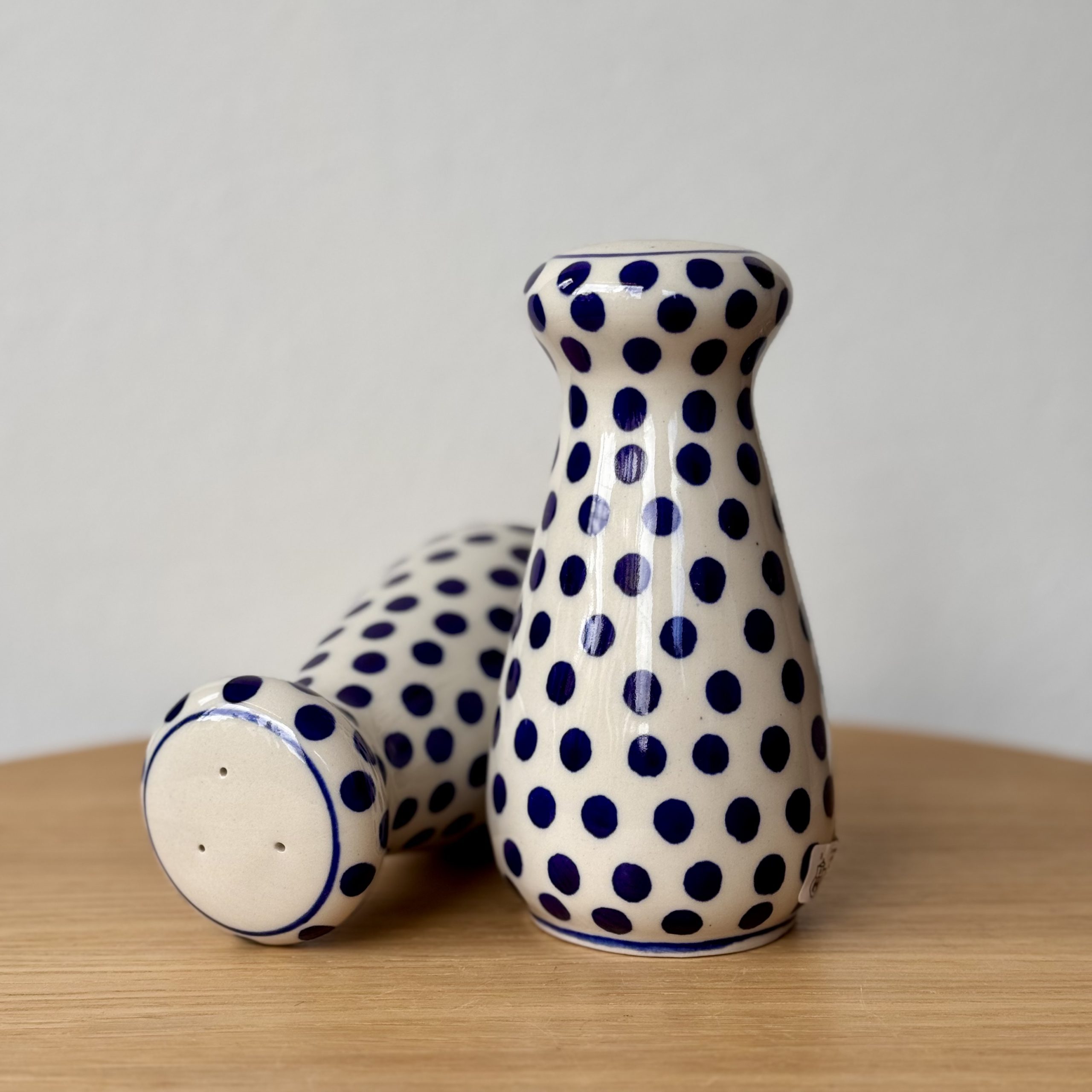 Pojemnik na pieprz (528) - wys 14,5 cm - 61X Kropki - obrazek 5