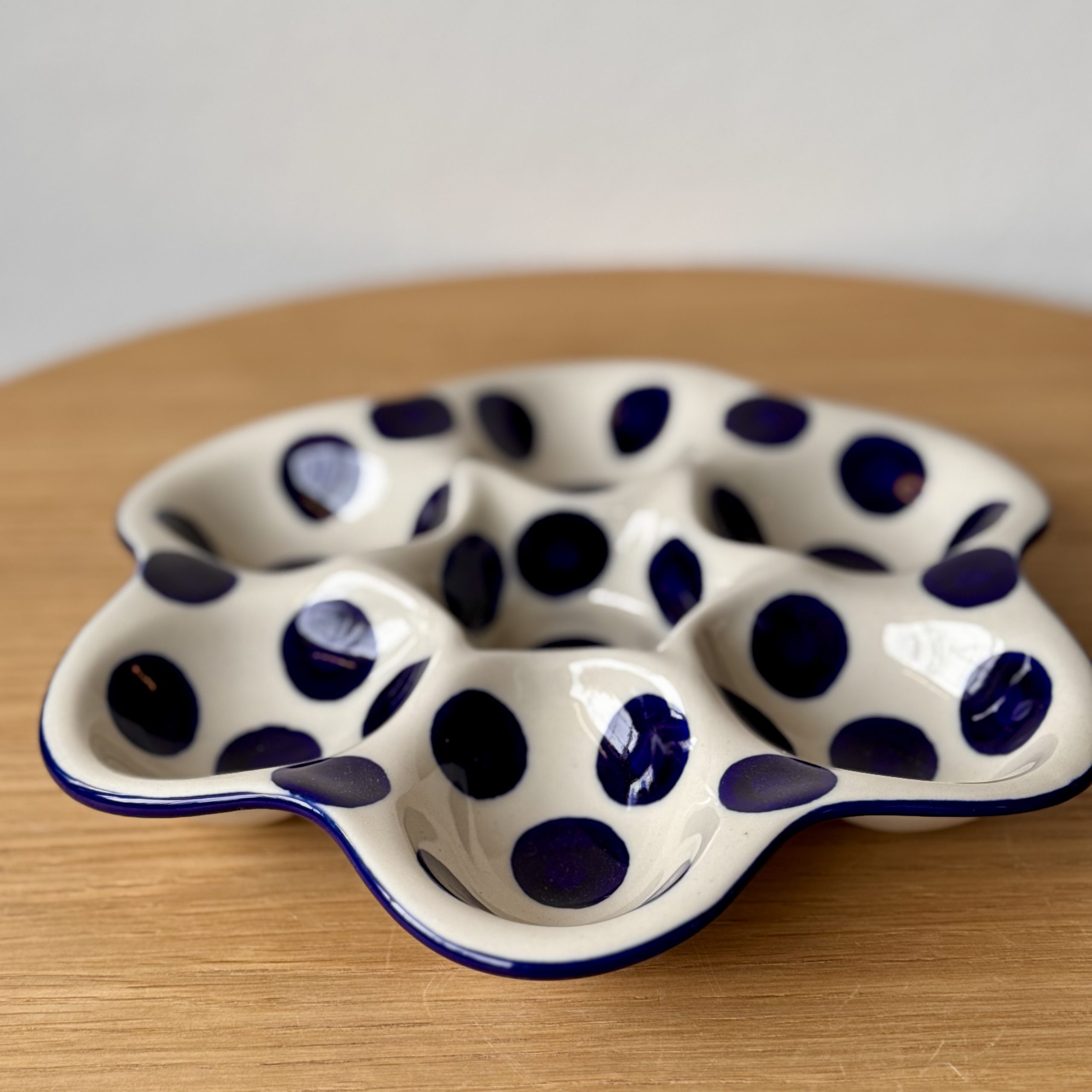 Talerz na jajka (747) - śr 22 cm - 36X Grochy - obrazek 3