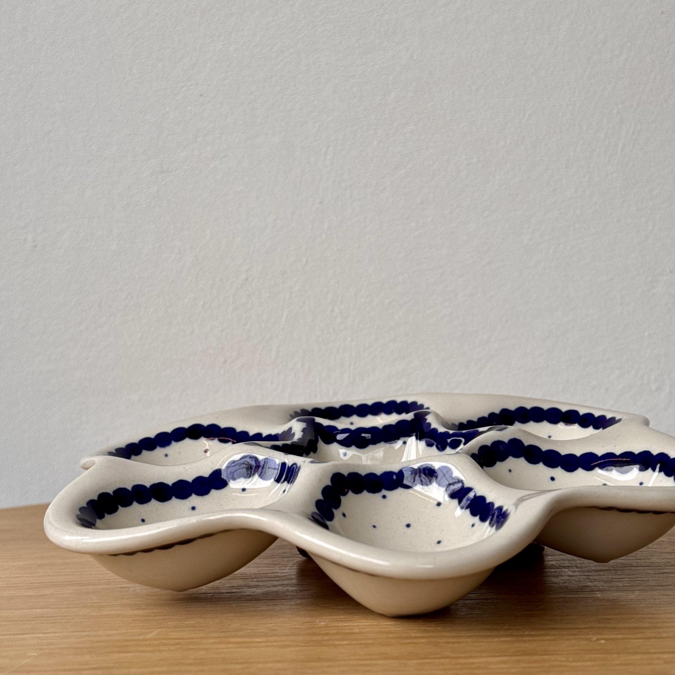 Talerz na jajka (747) - śr 22 cm - 61A Mini kropka niebieska - obrazek 2