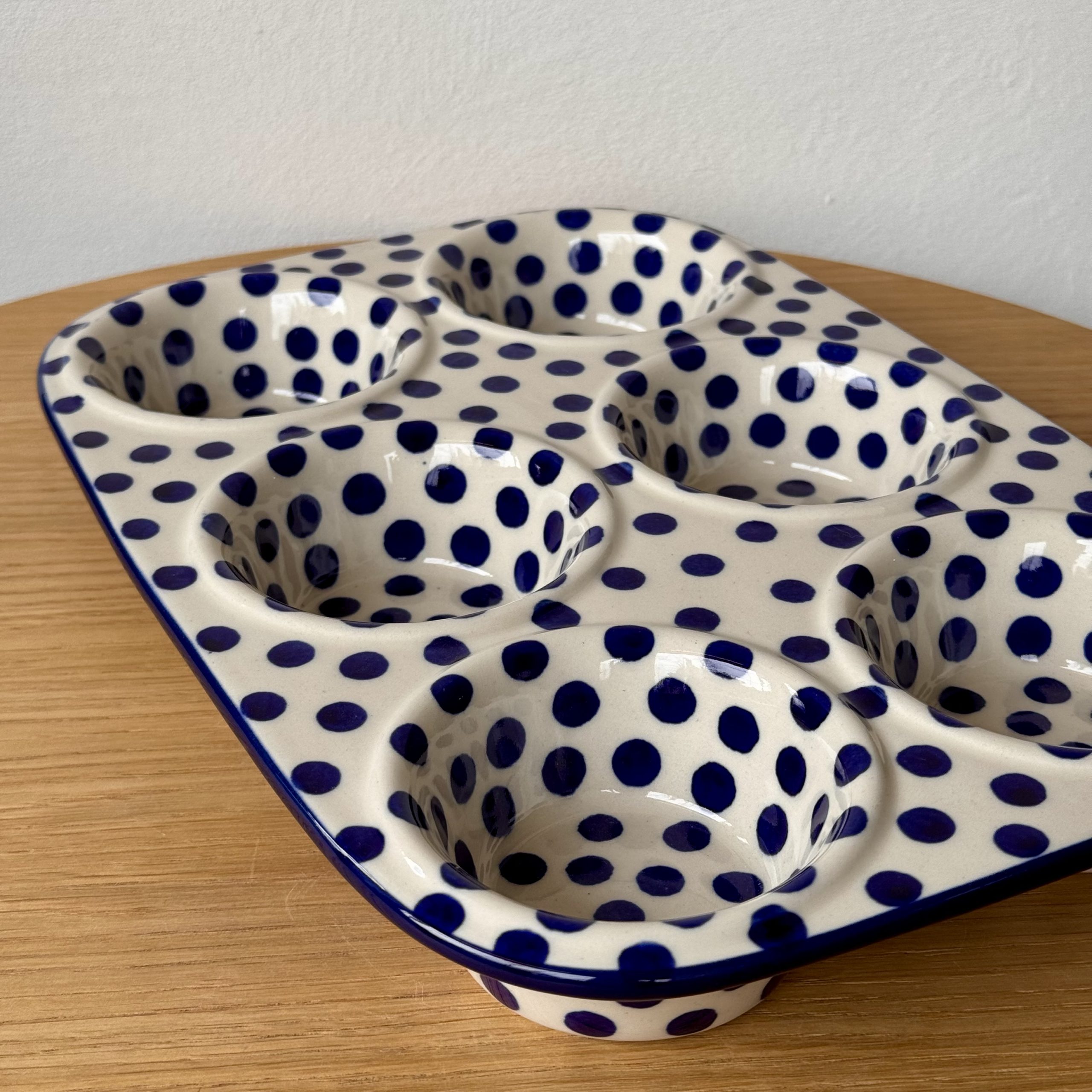 Ceramiczna forma na muffiny (811) - 29,5cmx20,5cm - 61X Kropki