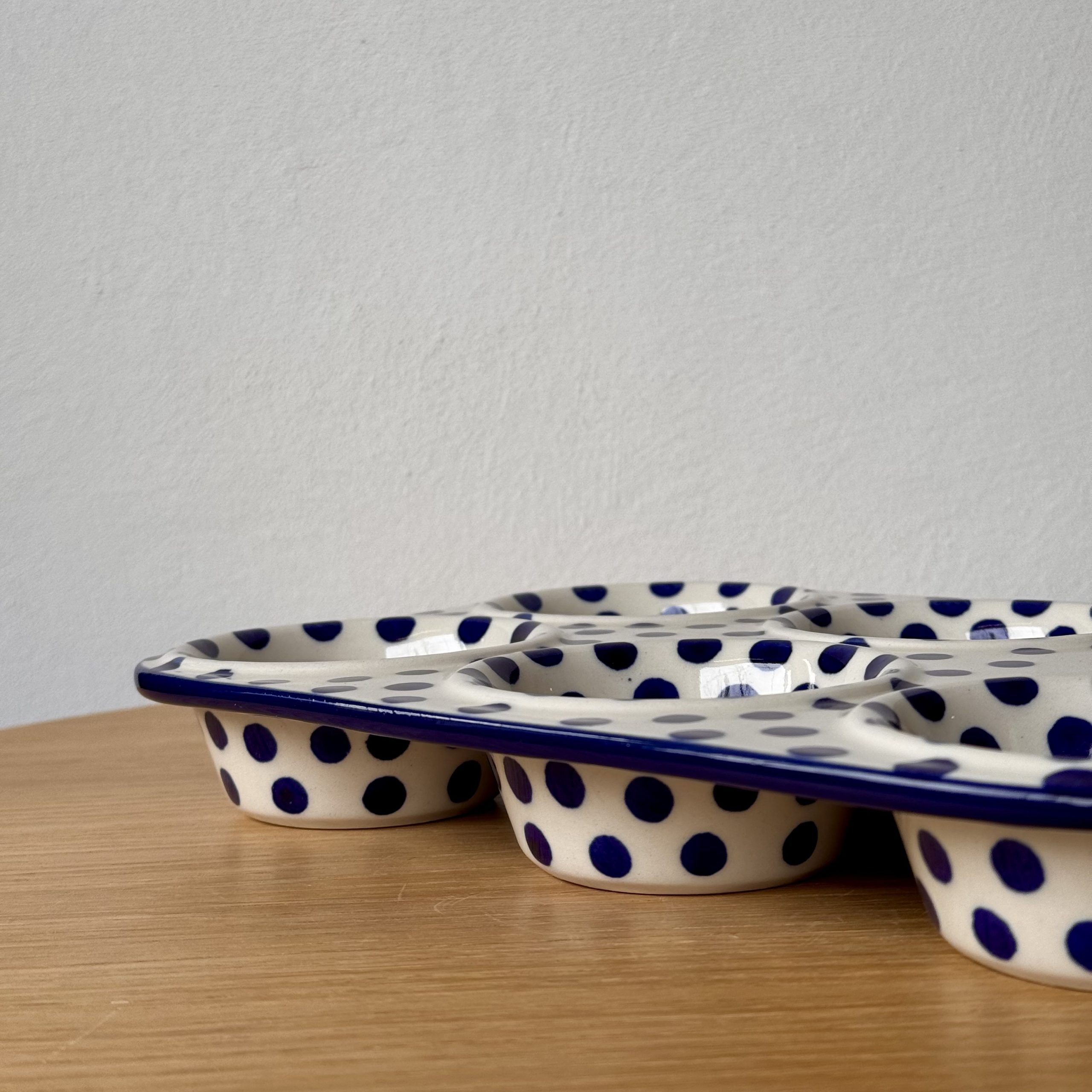 Ceramiczna forma na muffiny (811) - 29,5cmx20,5cm - 61X Kropki - obrazek 3