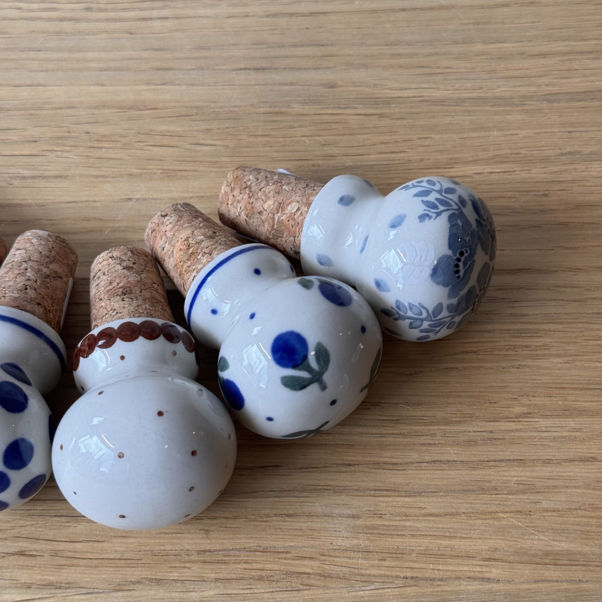 Korek do butelki (830) - wys 4 cm - 135X Borówka - obrazek 3