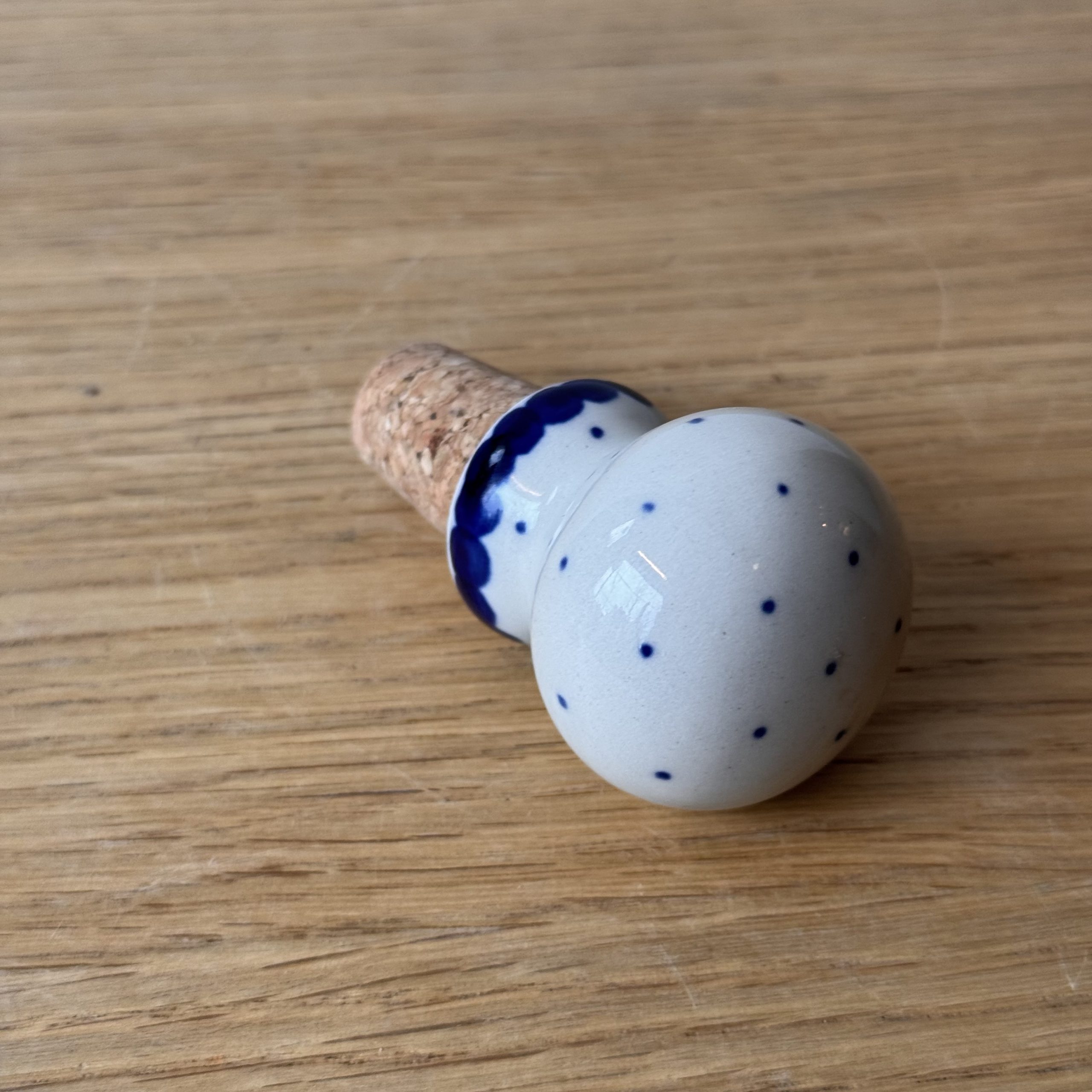 Korek do butelki (830) - wys 4 cm - 61A Mini kropka niebieska