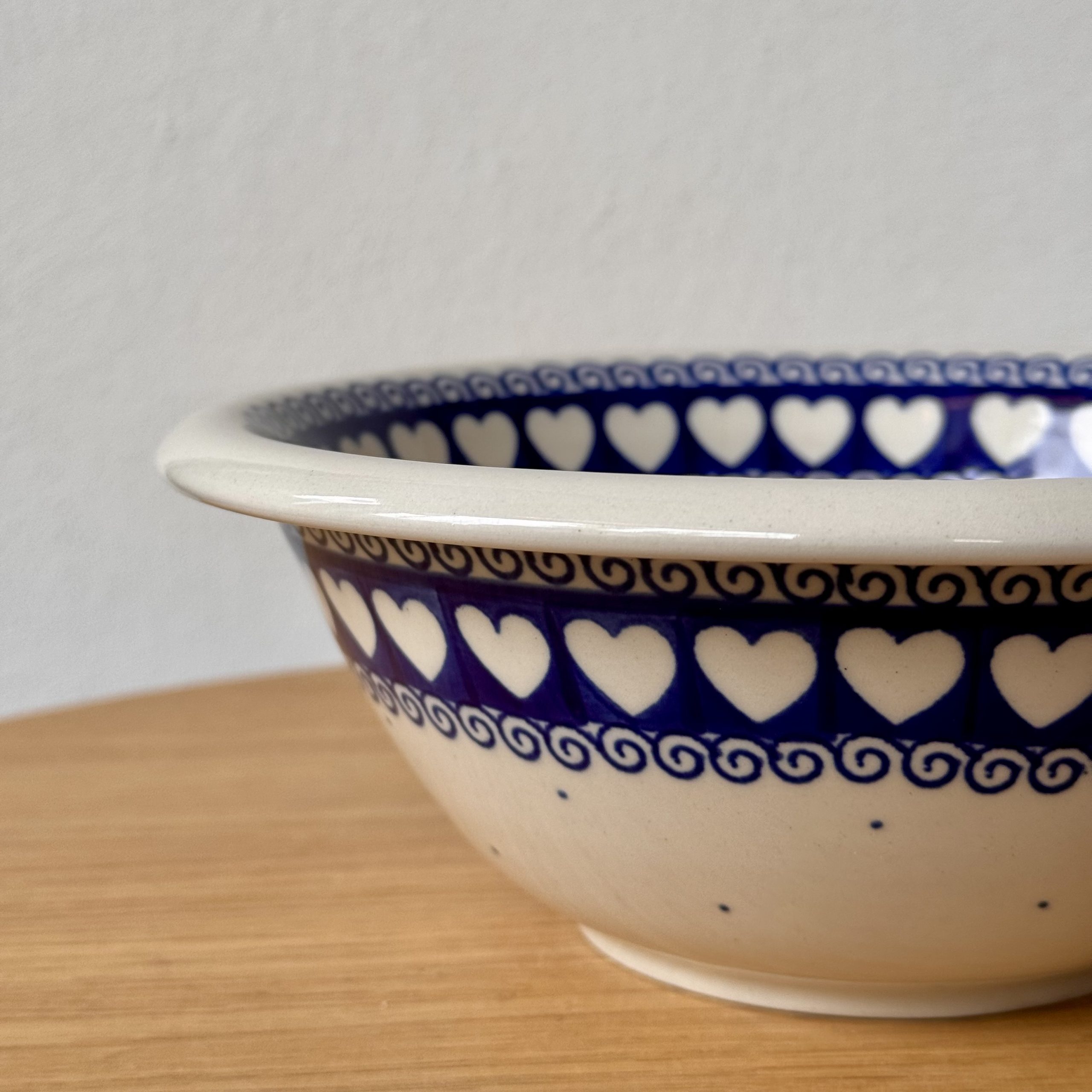 Miska ceramiczna (862) - śr 21cm wys 8cm - 375M Serca - obrazek 3
