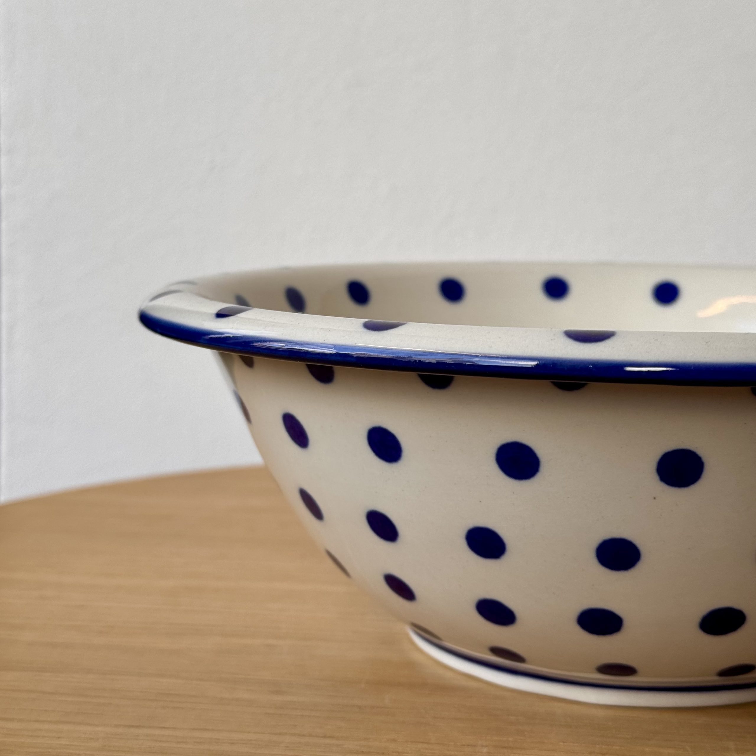 Miska ceramiczna (863) - śr 26cm wys 9cm - 2519X Kropki - obrazek 2