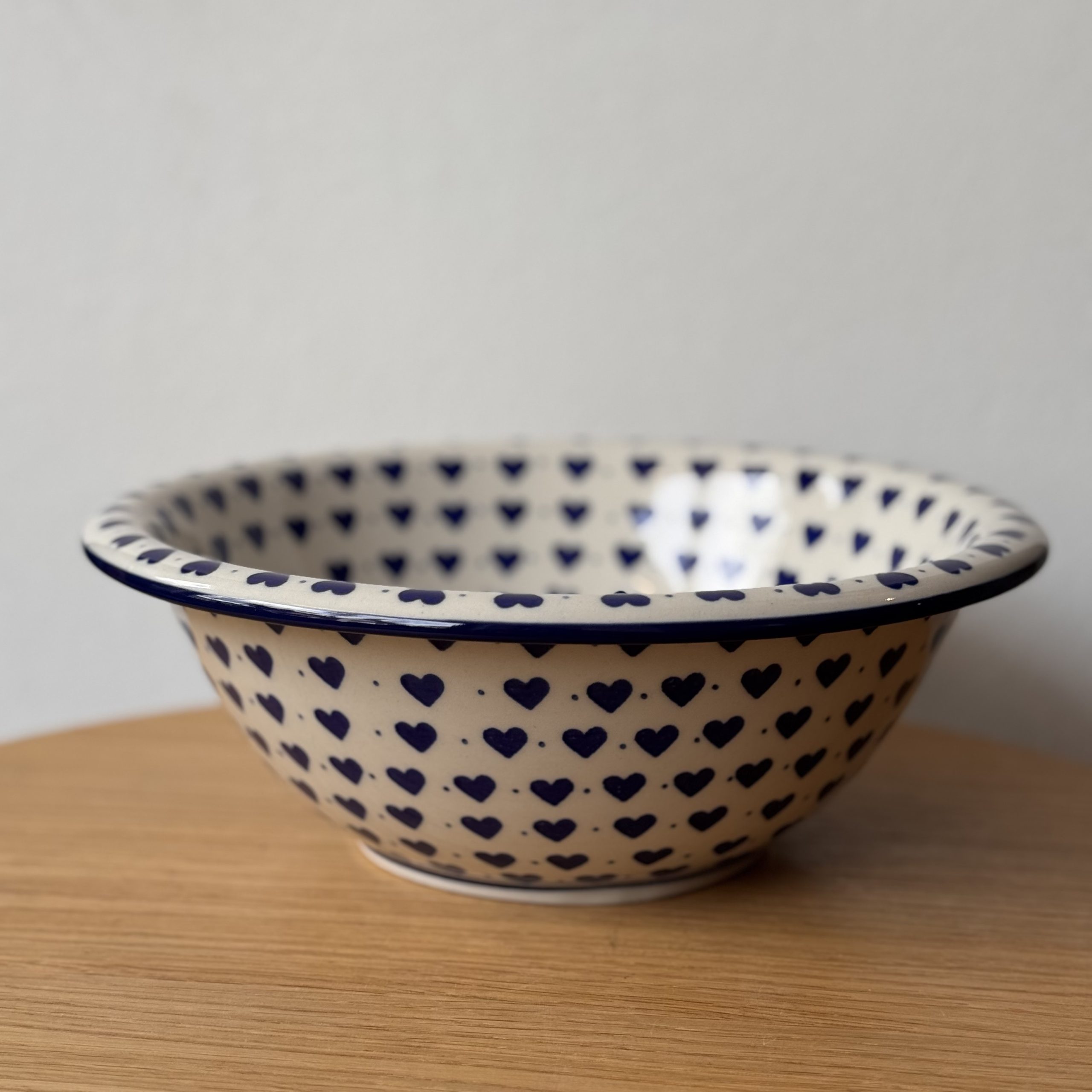 Miska ceramiczna (863) - śr 26cm wys 9cm - 570BX Serduszka