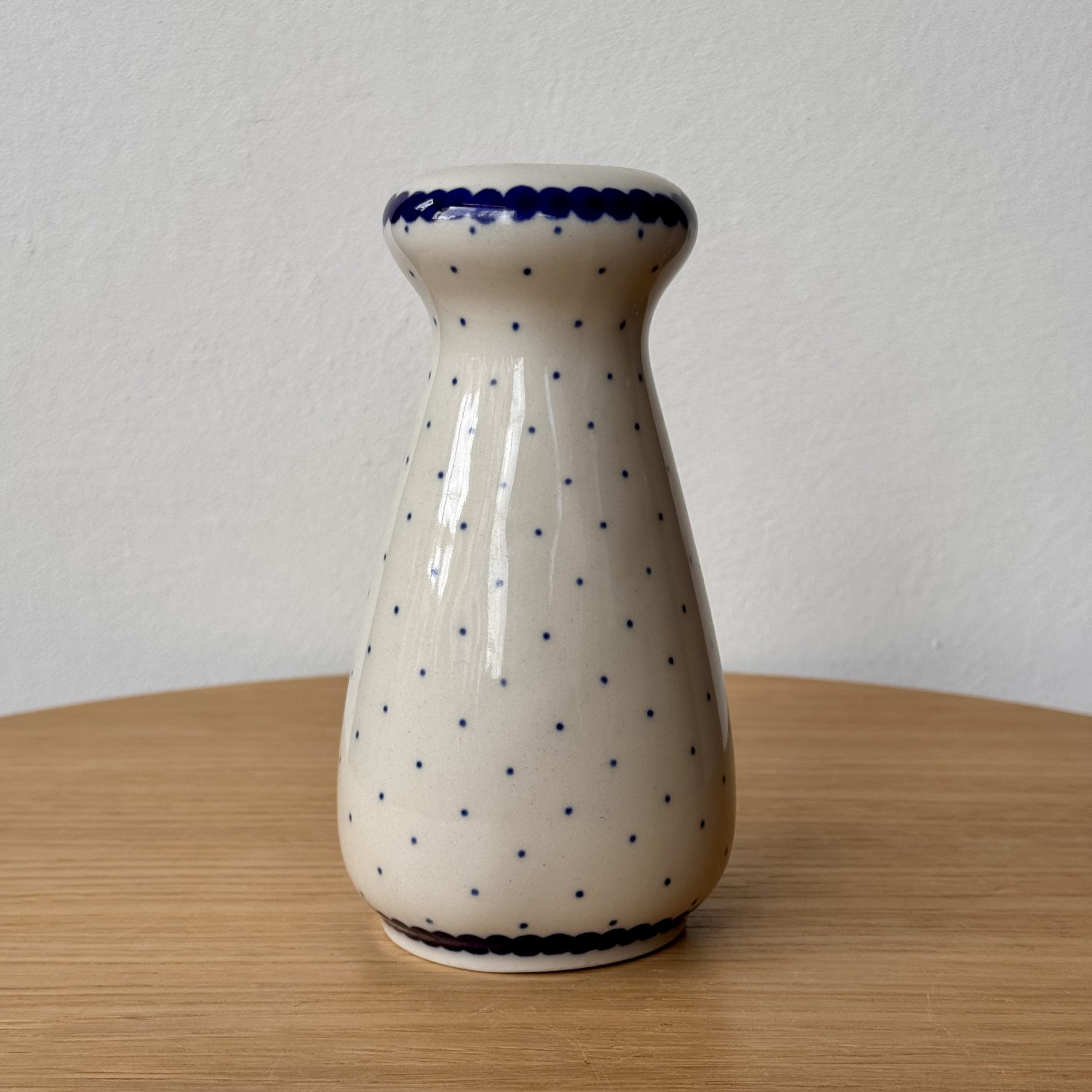 Pojemnik na sól (977) - wys 14,5 cm - 61A Mini kropka niebieska