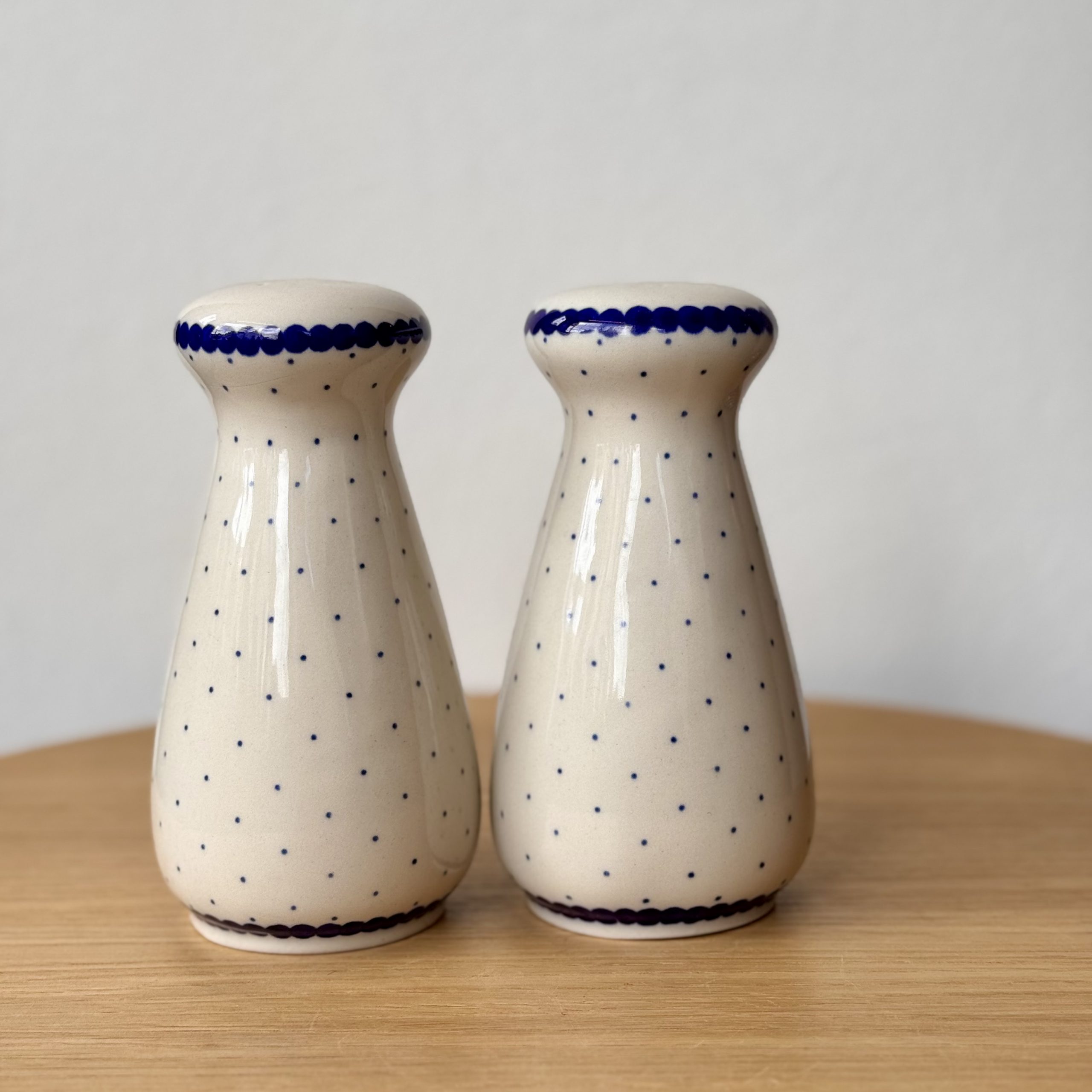 Pojemnik na sól (977) - wys 14,5 cm - 61A Mini kropka niebieska - obrazek 4
