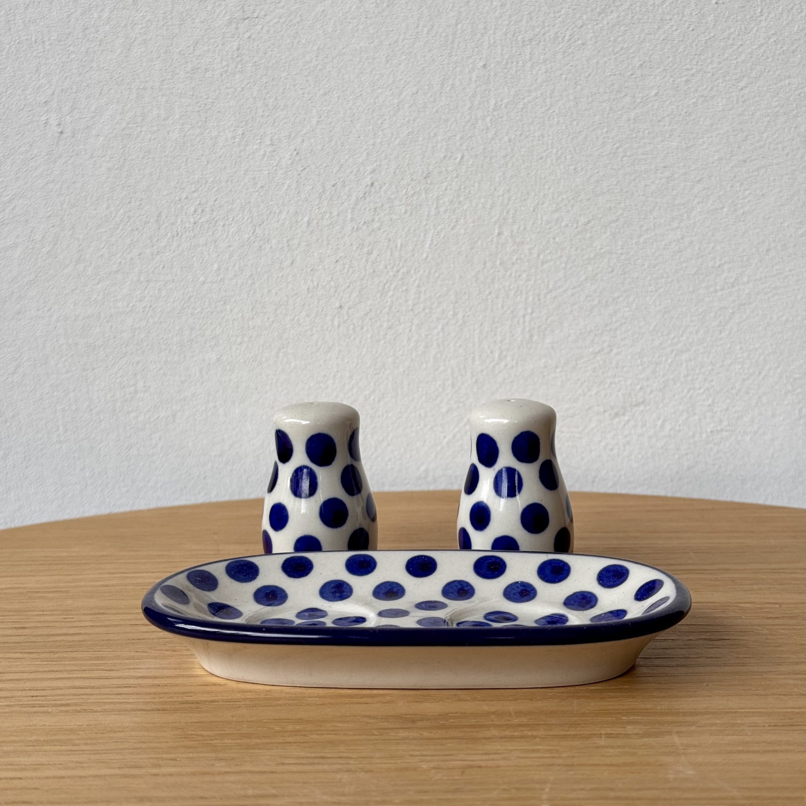 Komplet sól-pieprz z podstawką (B30) - wys 5 cm - 61X Kropki - obrazek 5