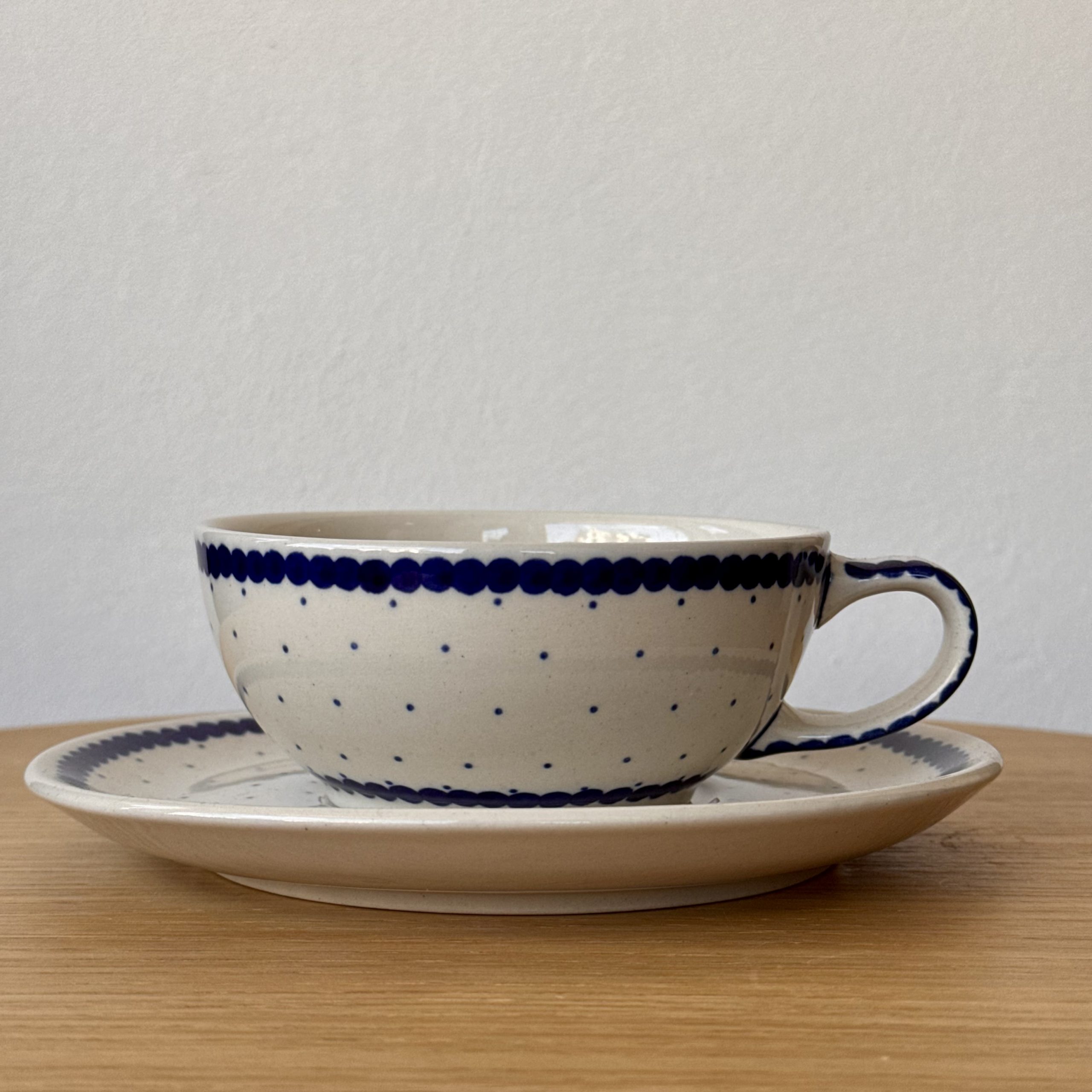 Filiżanka ze spodkiem (C31) - 250 ml - 61A Mini kropka niebieska