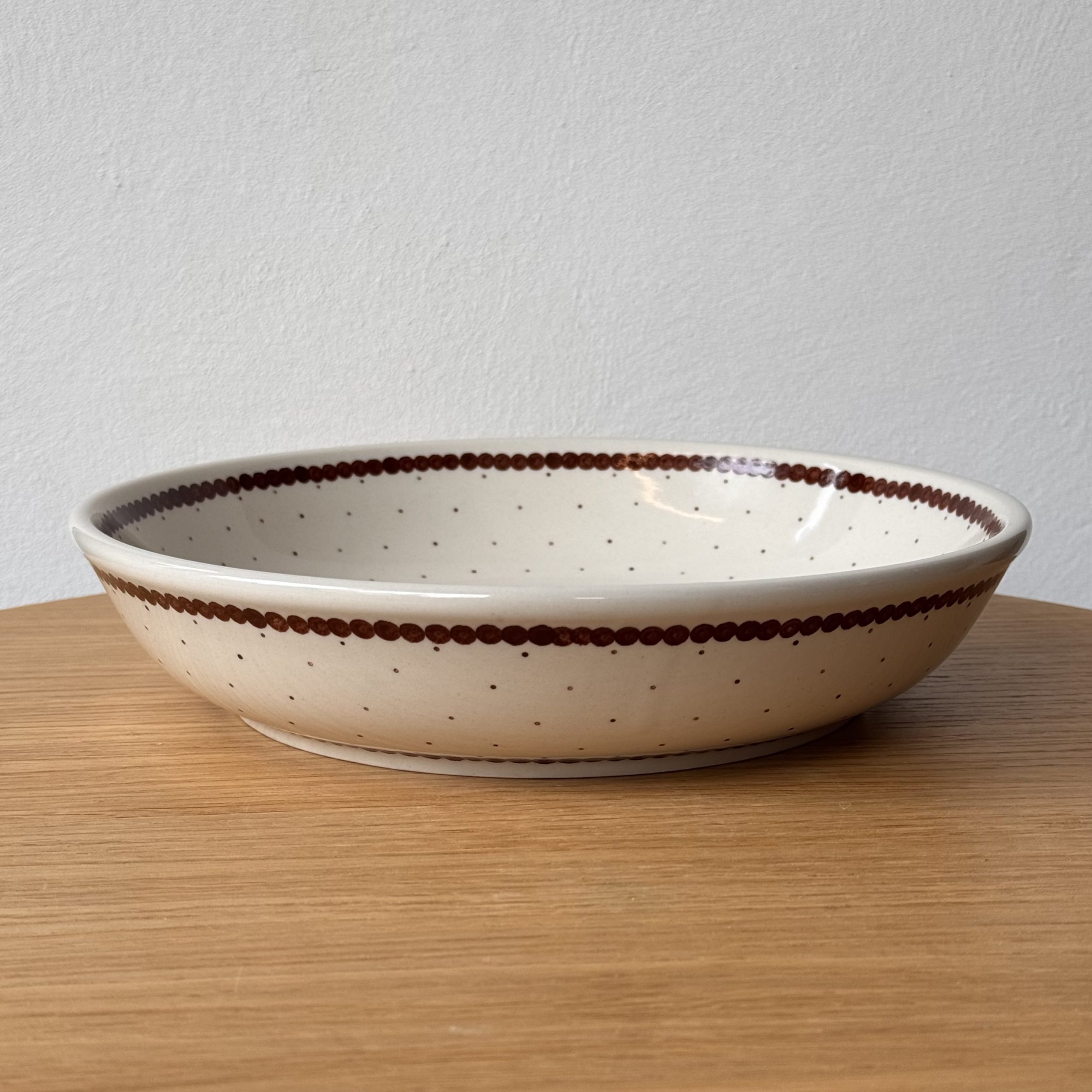Miska ceramiczna na makaron (D93) - śr 24,5cm wys 5,3cm - 61B Mini kropka brązowa