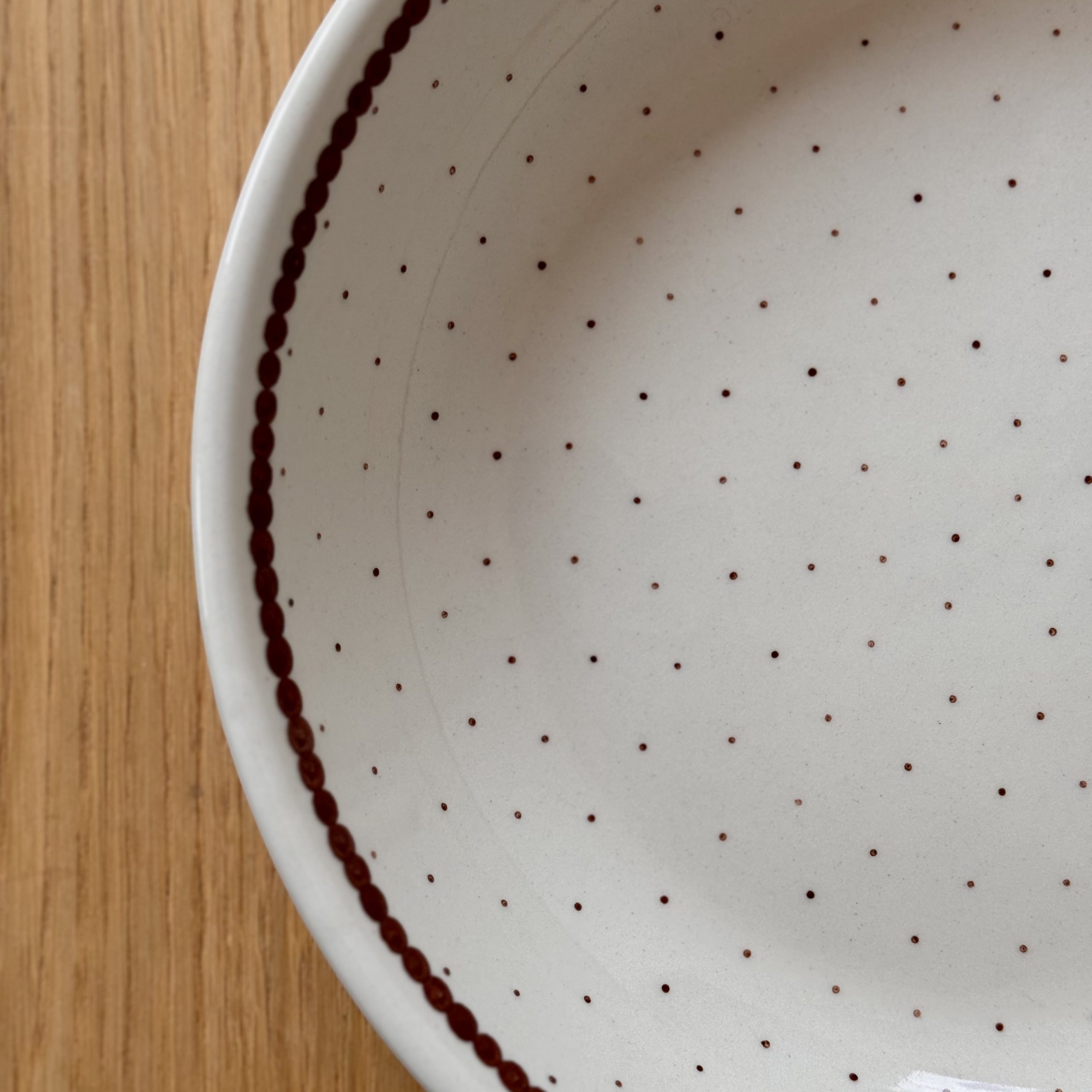 Miska ceramiczna na makaron (D93) - śr 24,5cm wys 5,3cm - 61B Mini kropka brązowa - obrazek 5