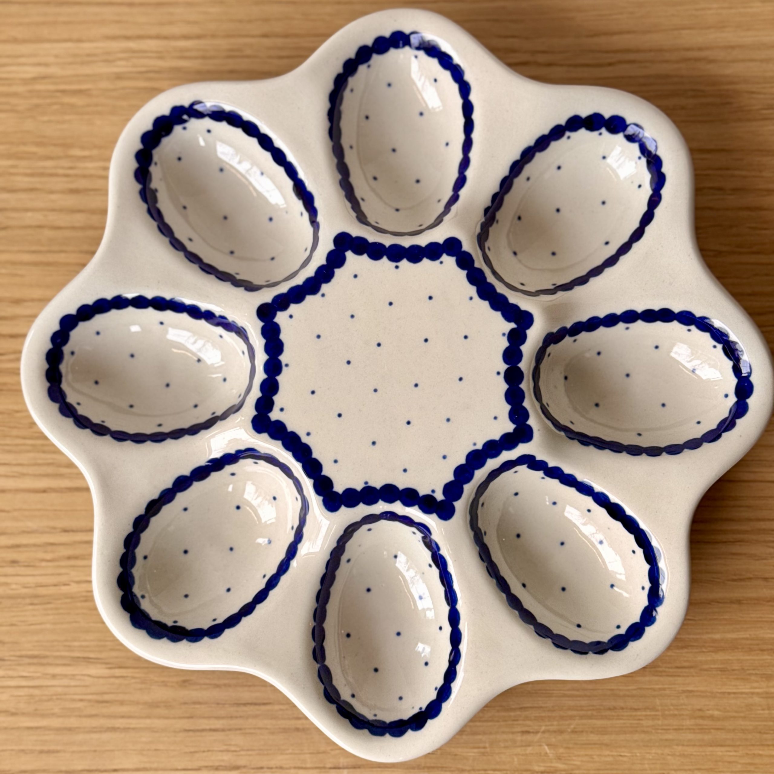Talerz na jajka (E15) - śr 22,5 cm - 61A Mini kropka niebieska