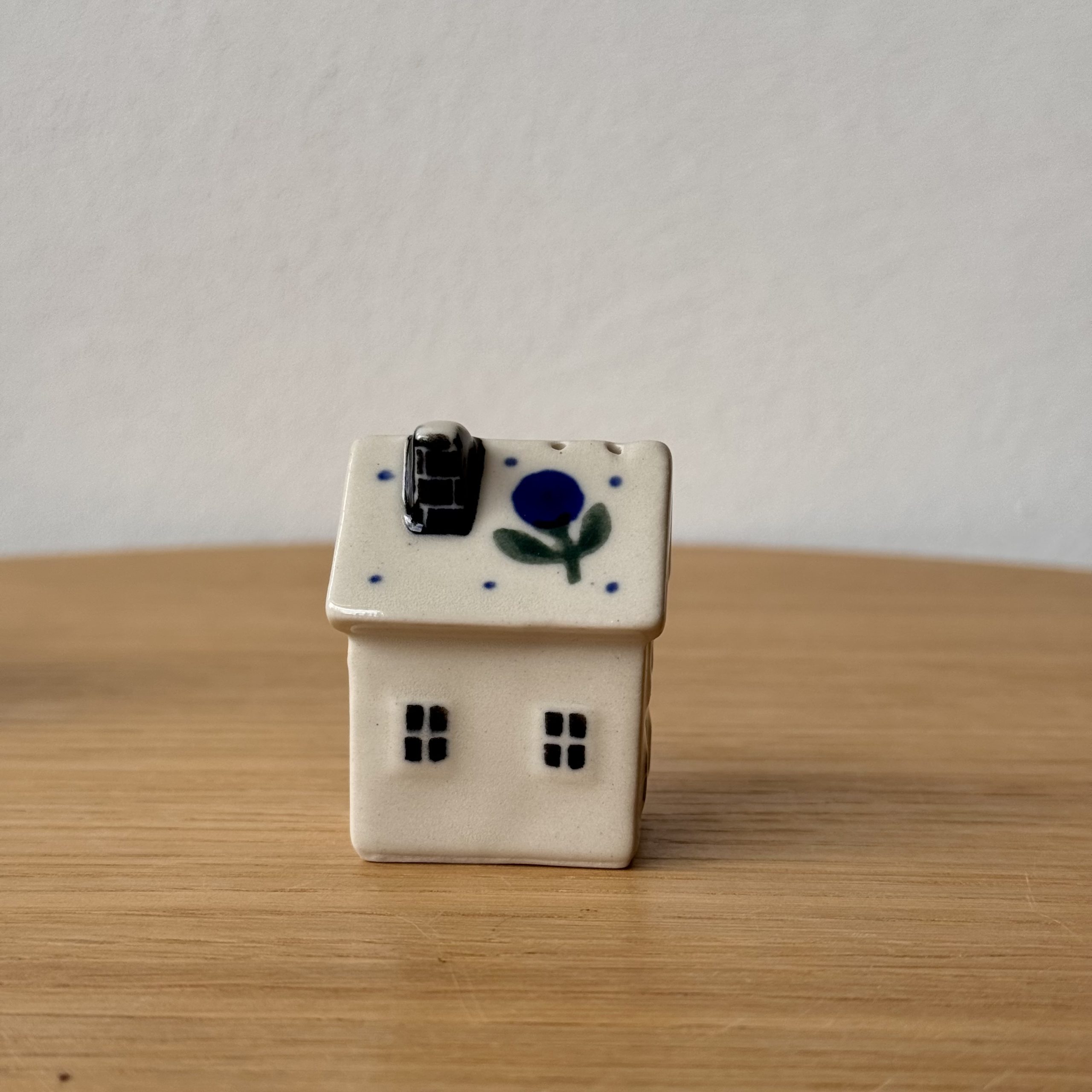 Pieprzniczka "domek" (G25) - wys 5 cm - 135X Borówka