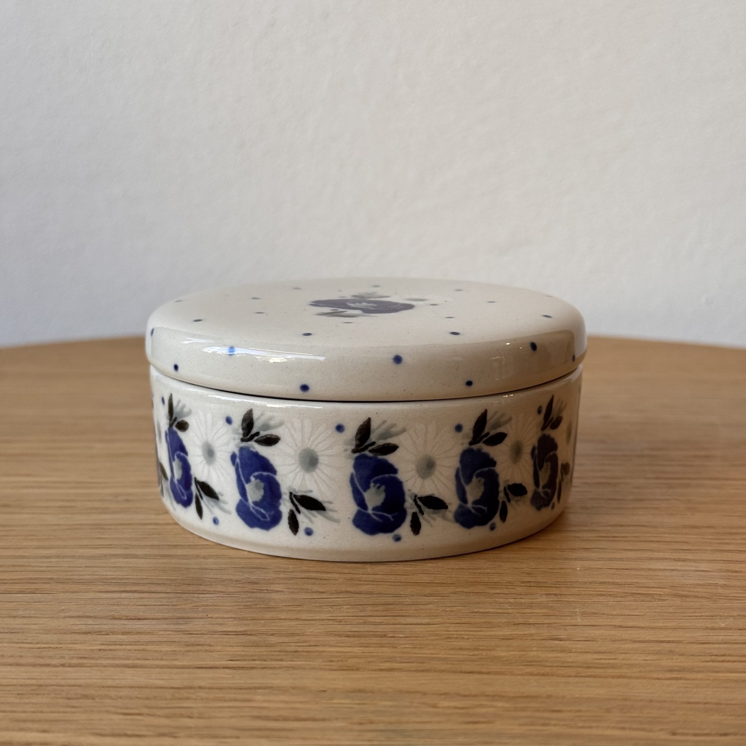 Pojemnik na biżuterię (G94) - śr 9,5 cm - 2661X Niebieskie maki