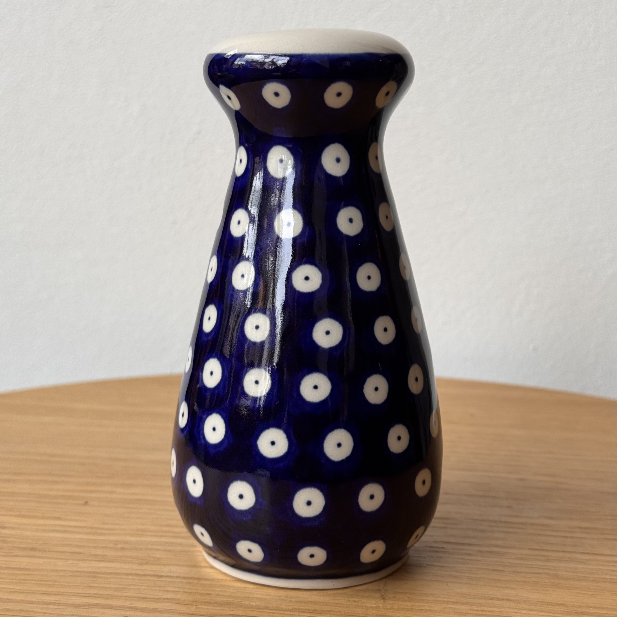 Pojemnik na sól (977) - wys 14,5 cm - 70A Klasyczne kropki