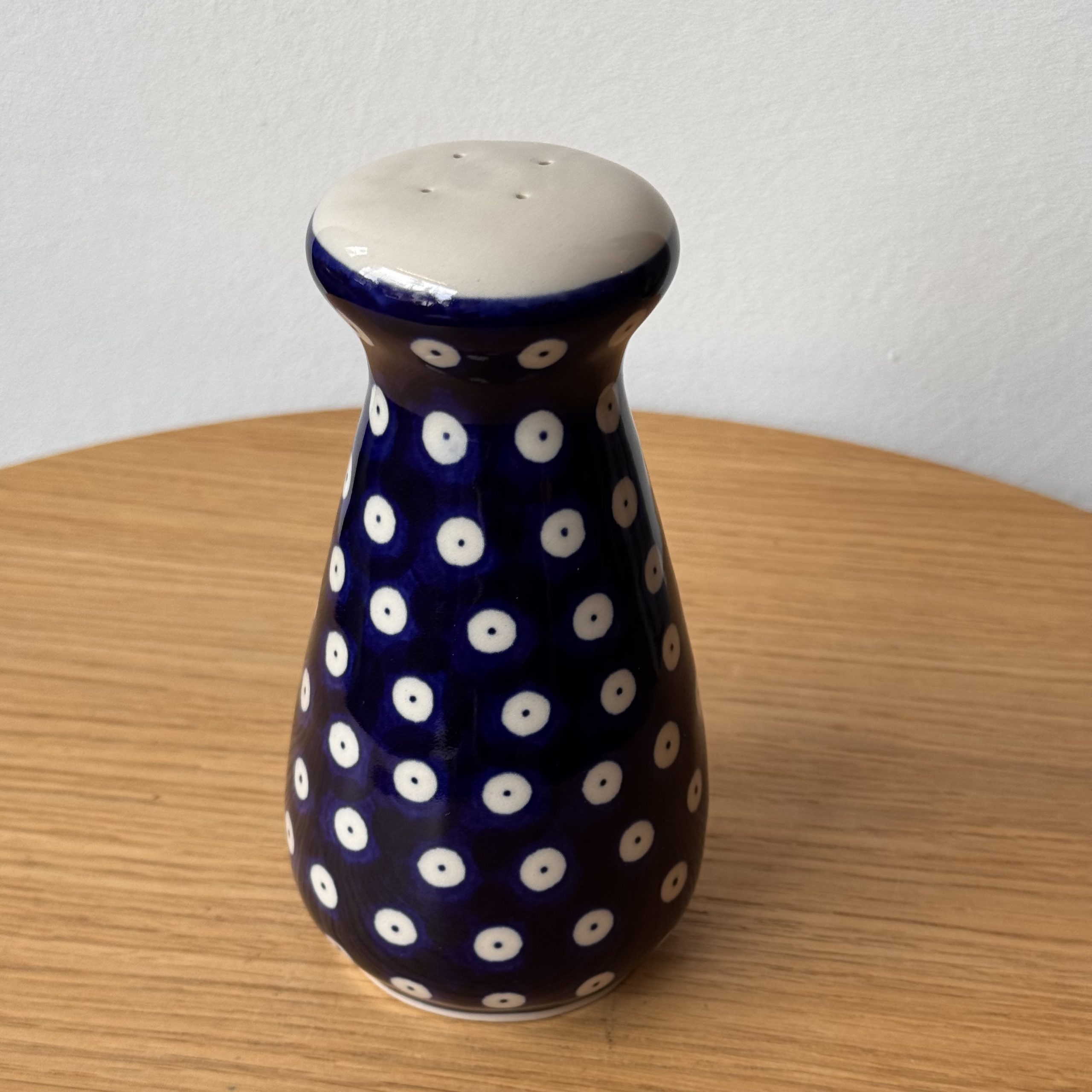 Pojemnik na sól (977) - wys 14,5 cm - 70A Klasyczne kropki - obrazek 2