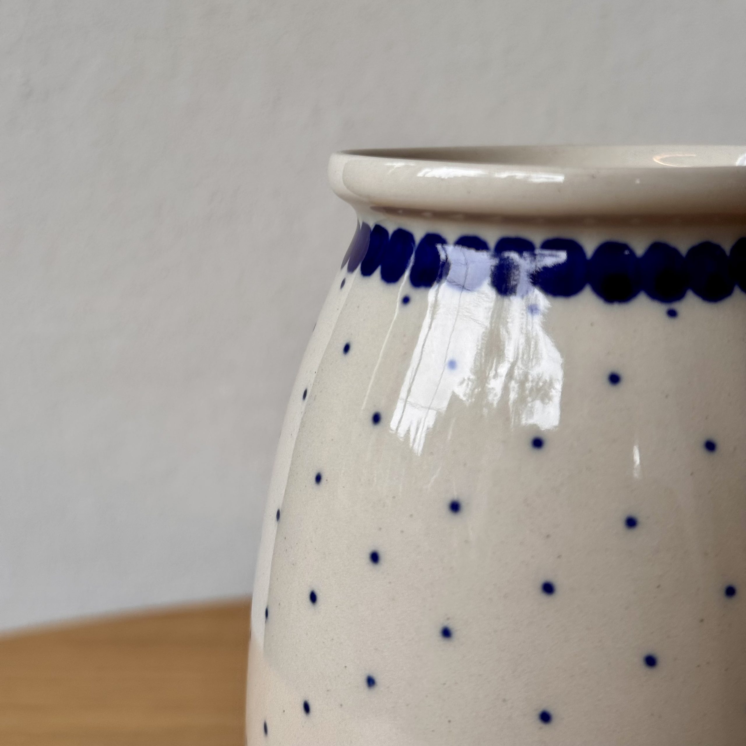 Wazon ceramiczny (196) - wys 12,5 cm - 61A Mini kropka niebieska - obrazek 3