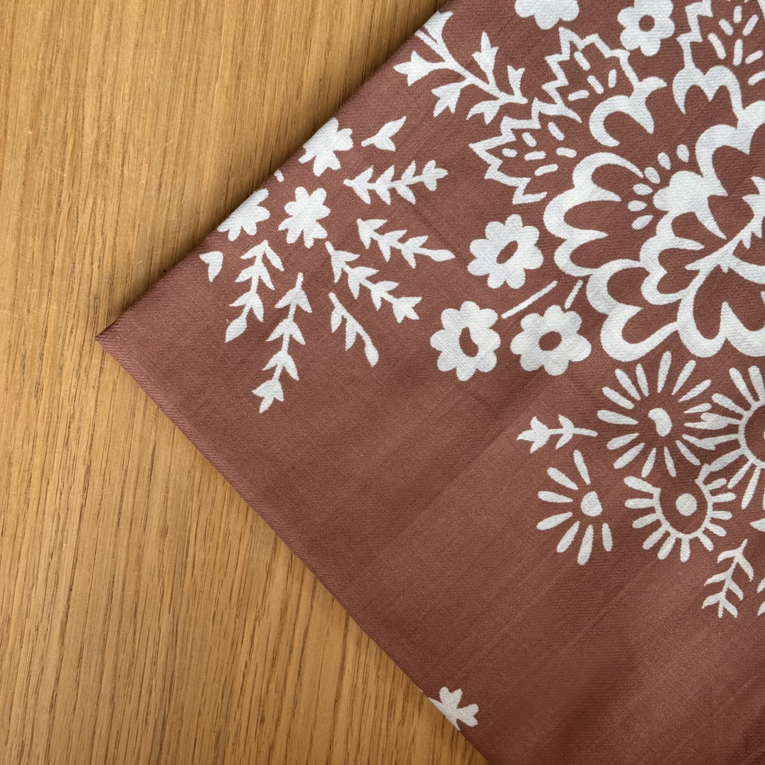 Apaszka Flowers Cinnamon 100x100cm (SC-DOT-100) - obrazek 3