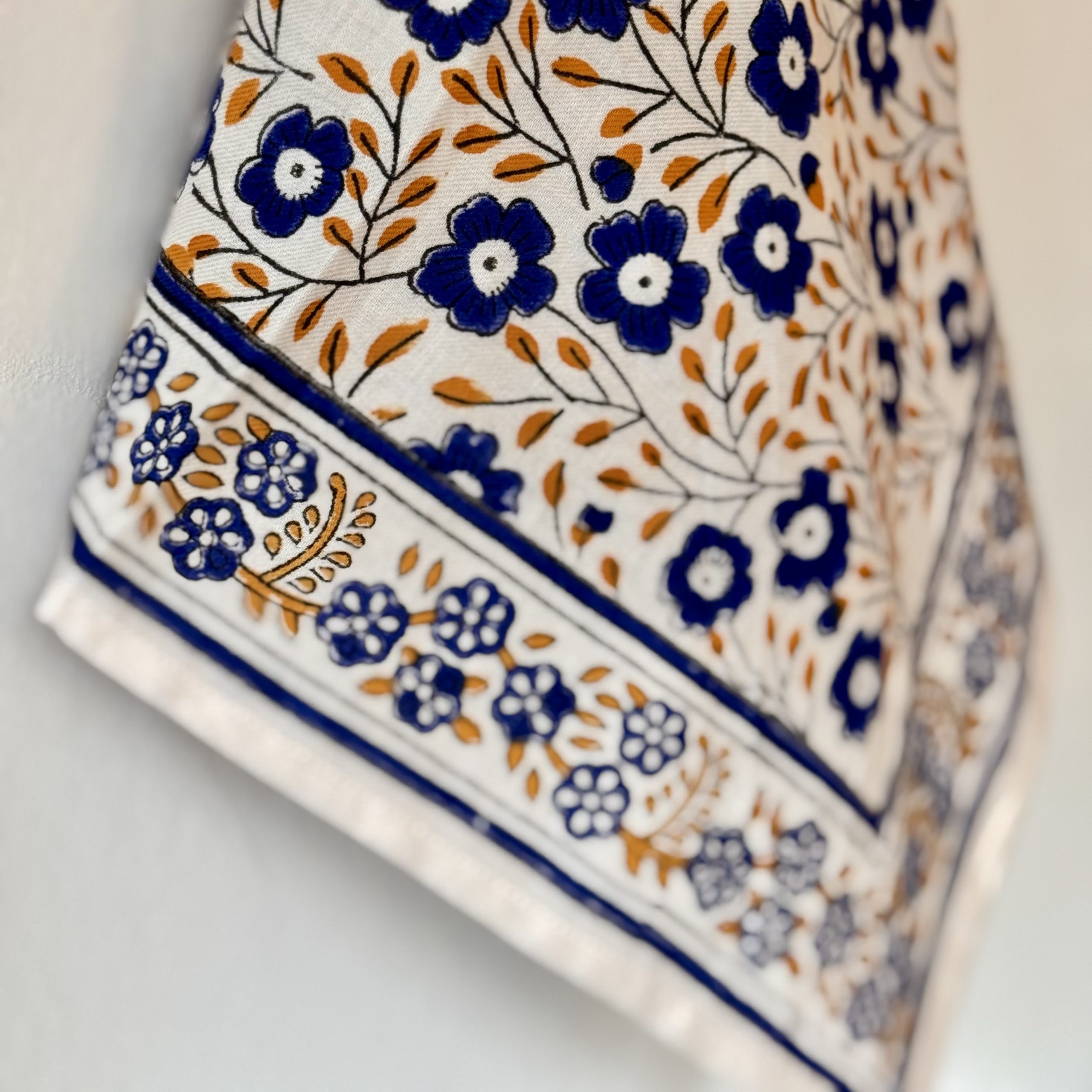 Apaszka Bellis Safir 50x50cm (SCS-FL-50)